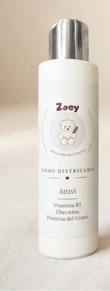 Il flacone Zoey, siero districante con vitamina B5, cheratina e proteina del grano
